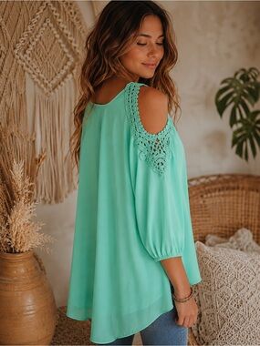 Moa Moa Ladies Crocheted Lace Tunic Top Seafoam Green NWT